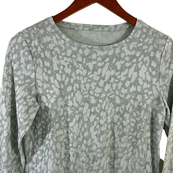 Apt 9 Green Shiny Mint Green Leopard Blouse Top Long Sleeve Size XS Animal Print - Picture 3 of 5